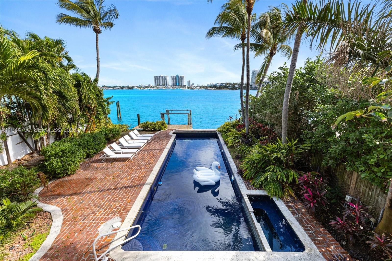 333 E Rivo Alto Dr Miami Beach, FL 33139