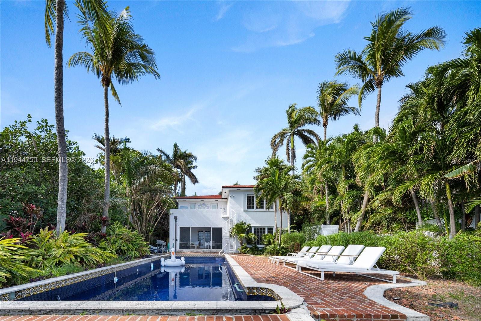 333 E Rivo Alto Dr Miami Beach, FL 33139