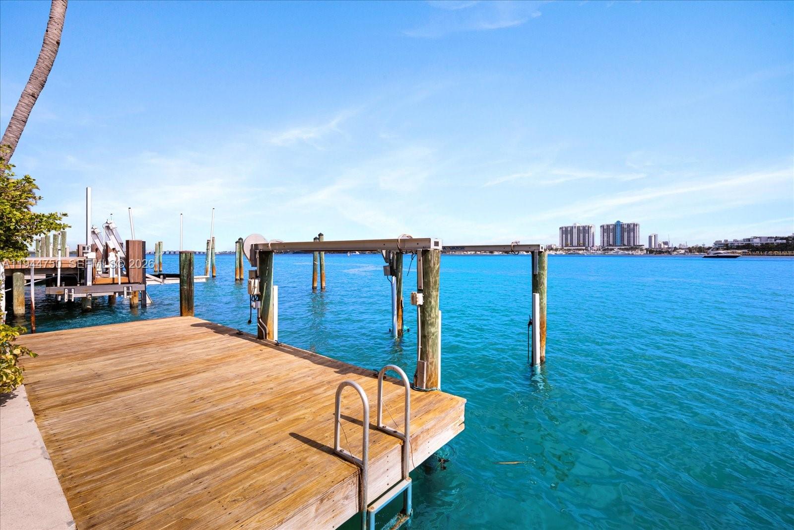 333 E Rivo Alto Dr Miami Beach, FL 33139