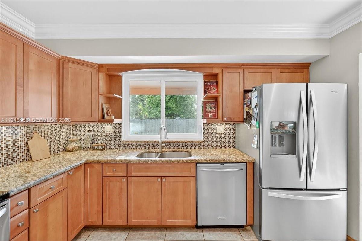 1621 Nw 110th Ter Pembroke Pines, FL 33026