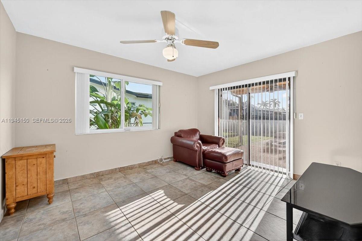 1621 Nw 110th Ter Pembroke Pines, FL 33026