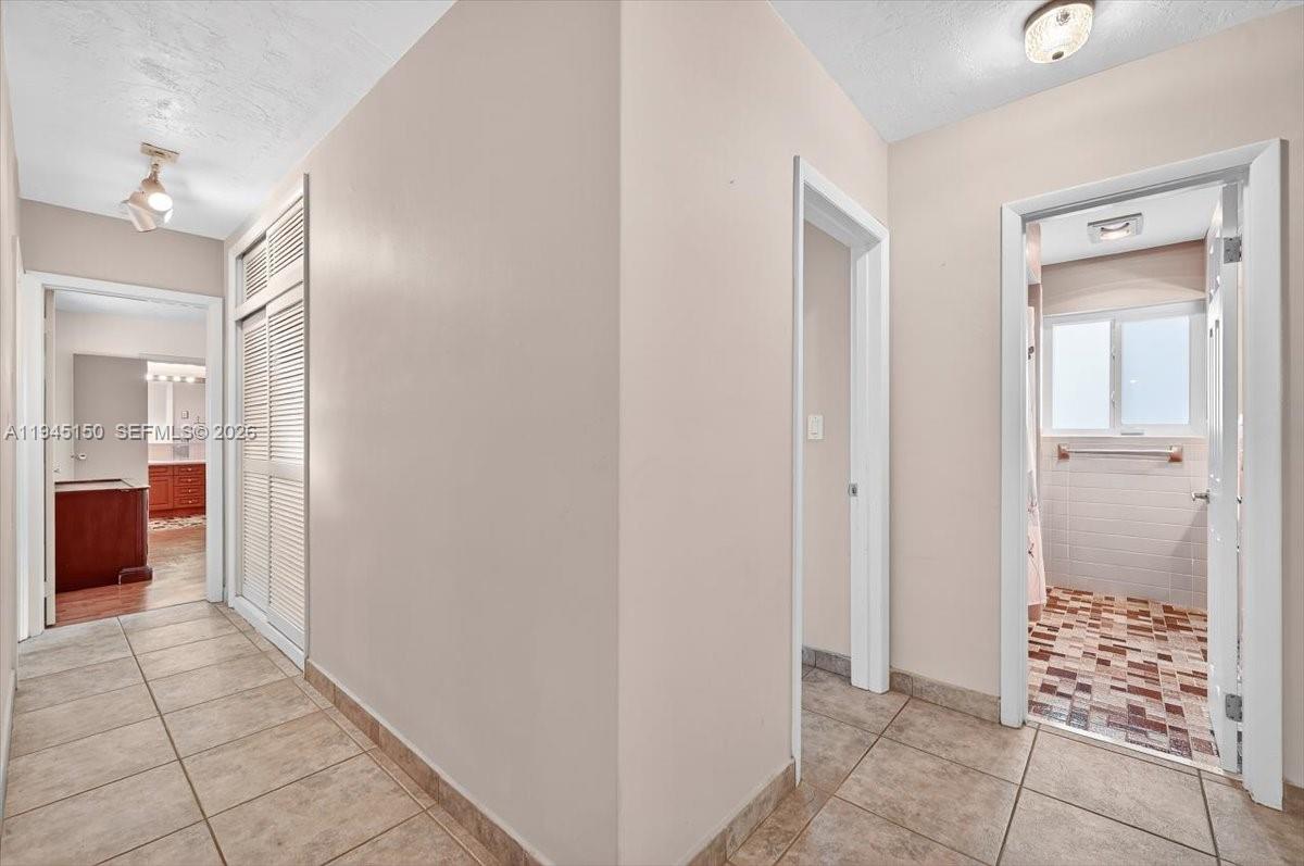 1621 Nw 110th Ter Pembroke Pines, FL 33026