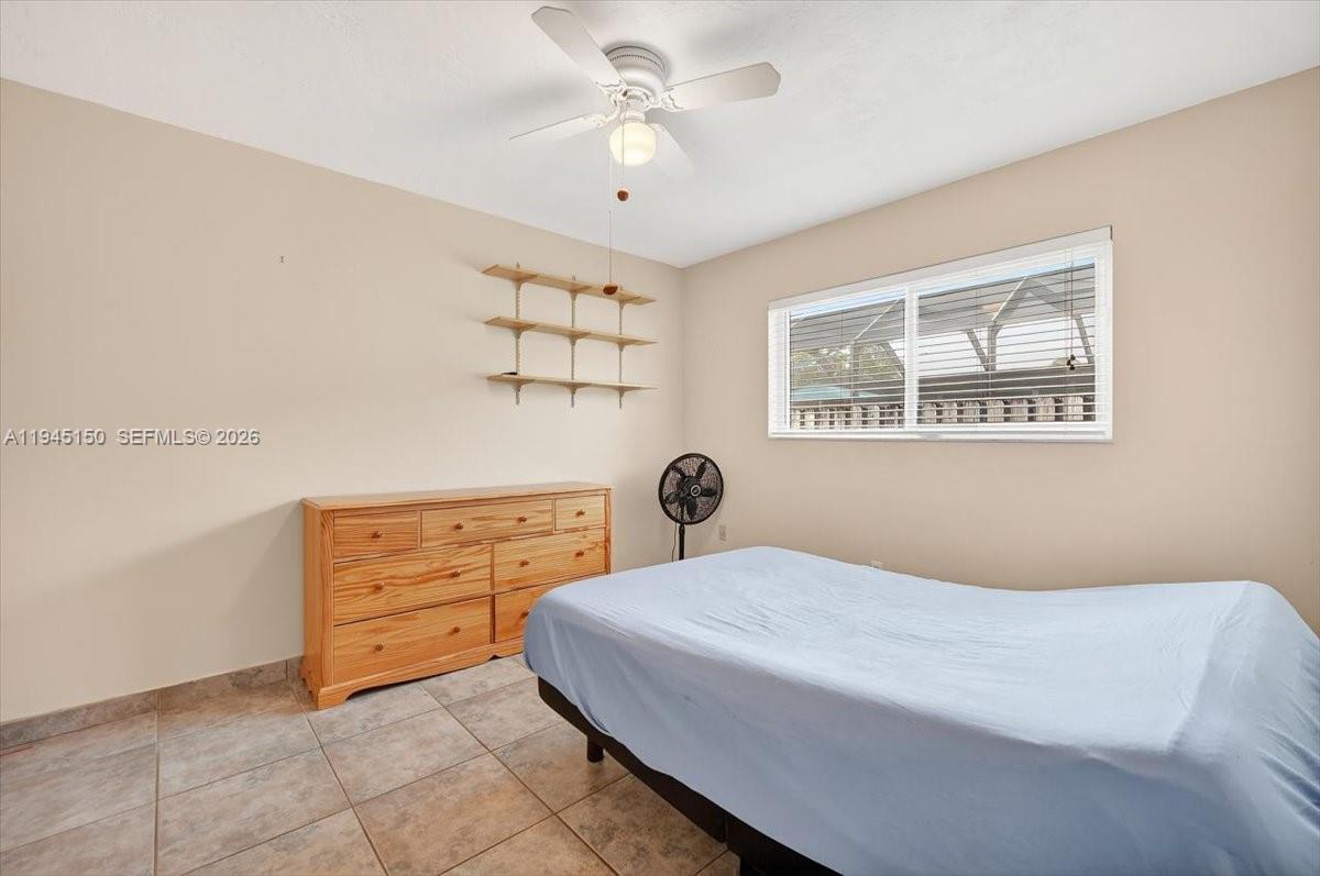 1621 Nw 110th Ter Pembroke Pines, FL 33026