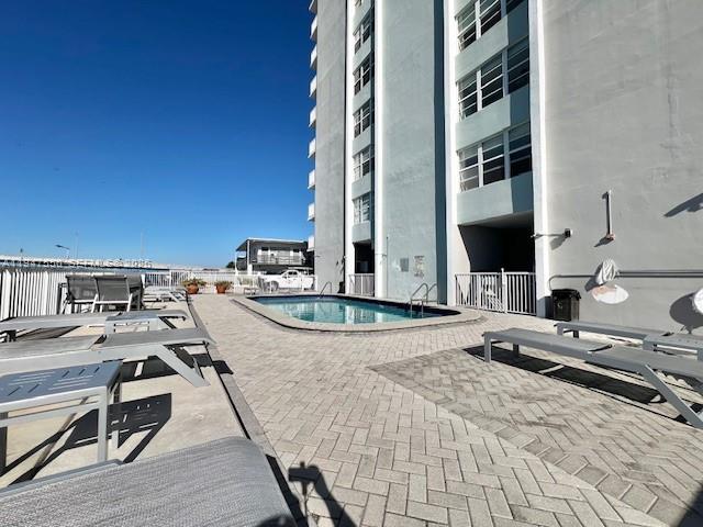 2016 Bay Dr #405 Miami Beach, FL 33141