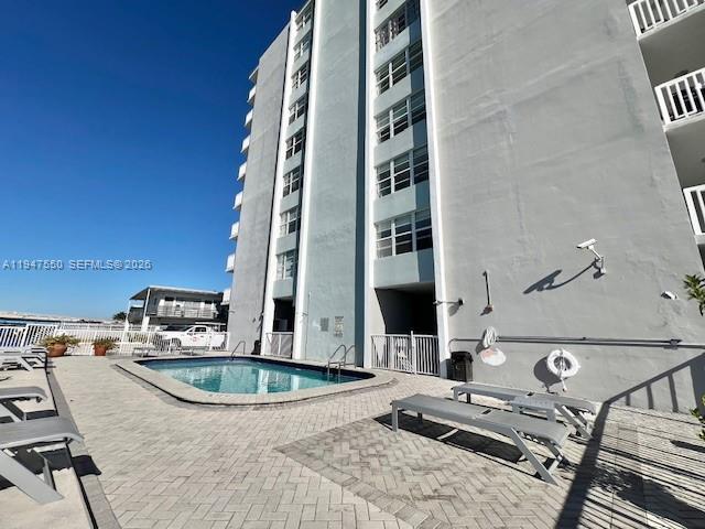 2016 Bay Dr #405 Miami Beach, FL 33141