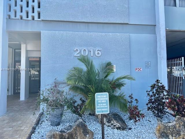 2016 Bay Dr #405 Miami Beach, FL 33141
