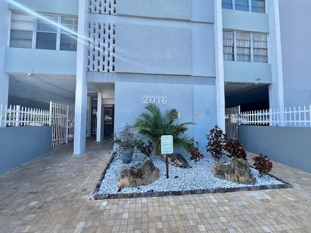 2016 Bay Dr #405 Miami Beach, FL 33141