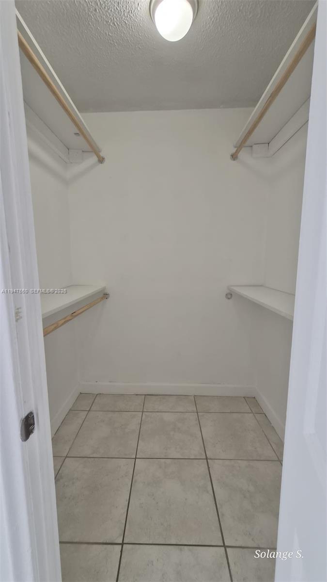 2016 Bay Dr #405 Miami Beach, FL 33141