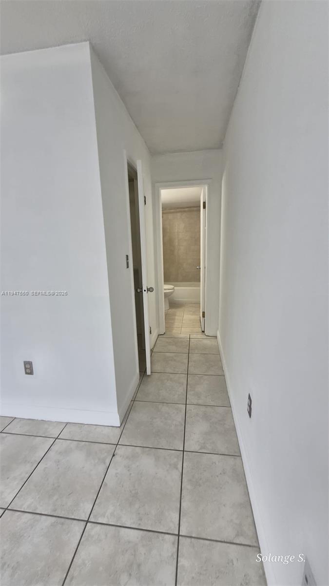 2016 Bay Dr #405 Miami Beach, FL 33141