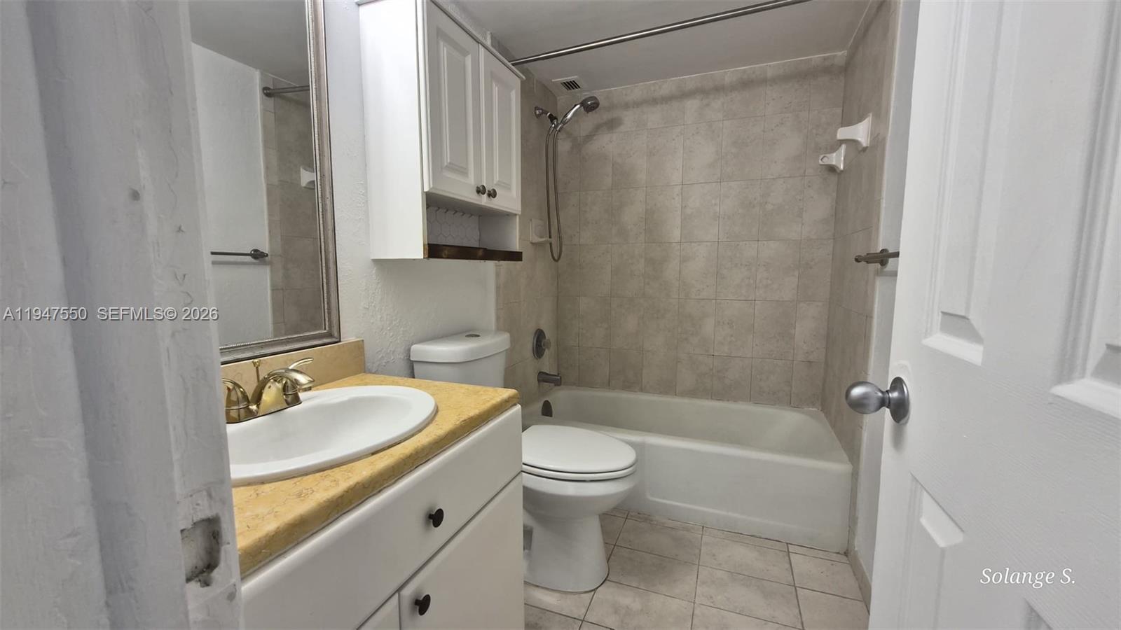 2016 Bay Dr #405 Miami Beach, FL 33141