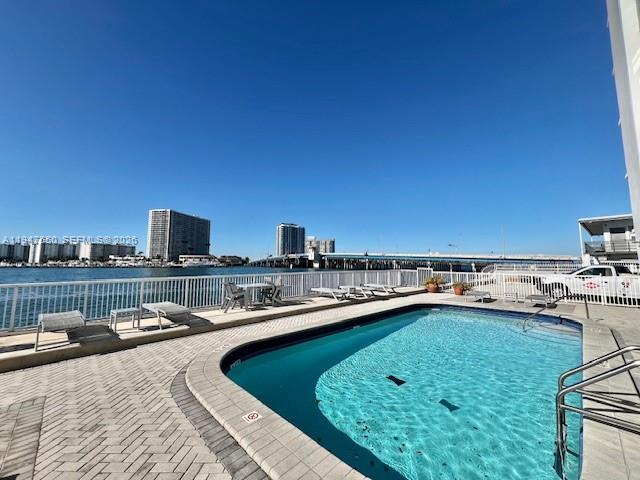 2016 Bay Dr #405 Miami Beach, FL 33141