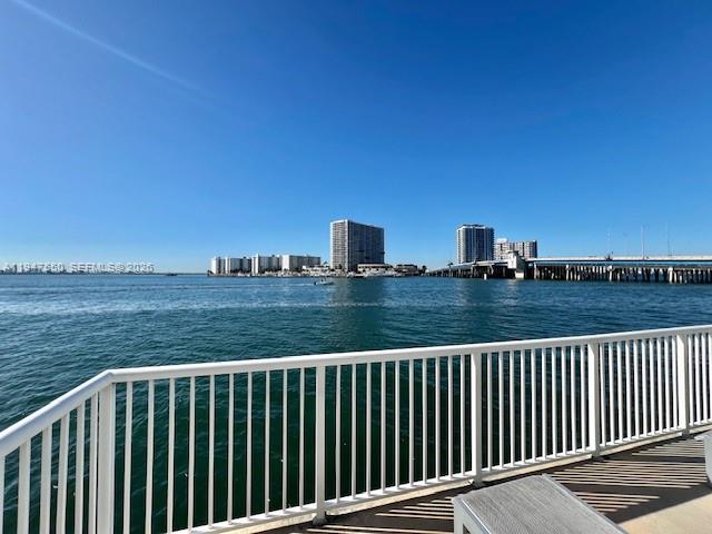 2016 Bay Dr #405 Miami Beach, FL 33141