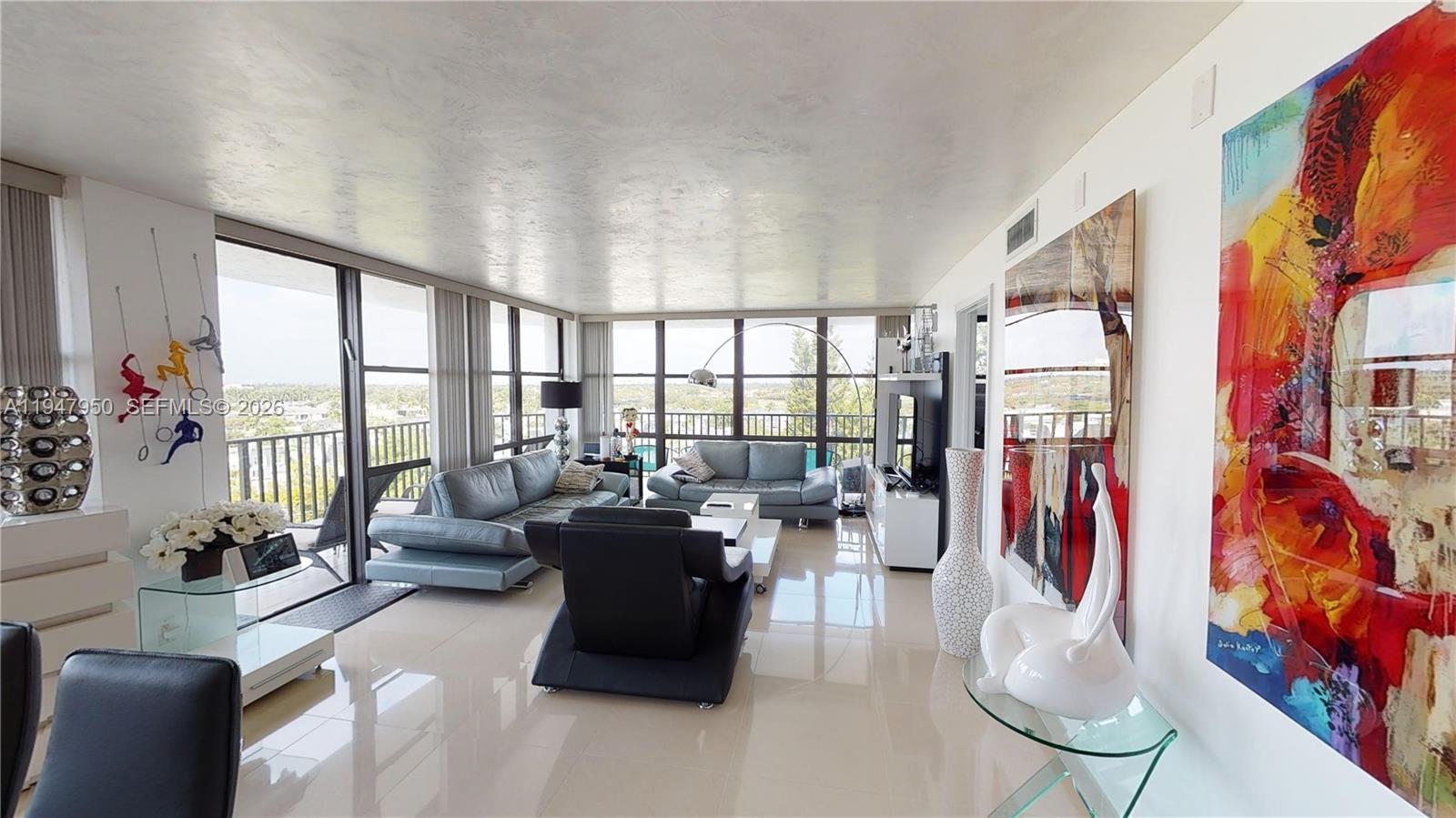 800 Parkview Dr #709