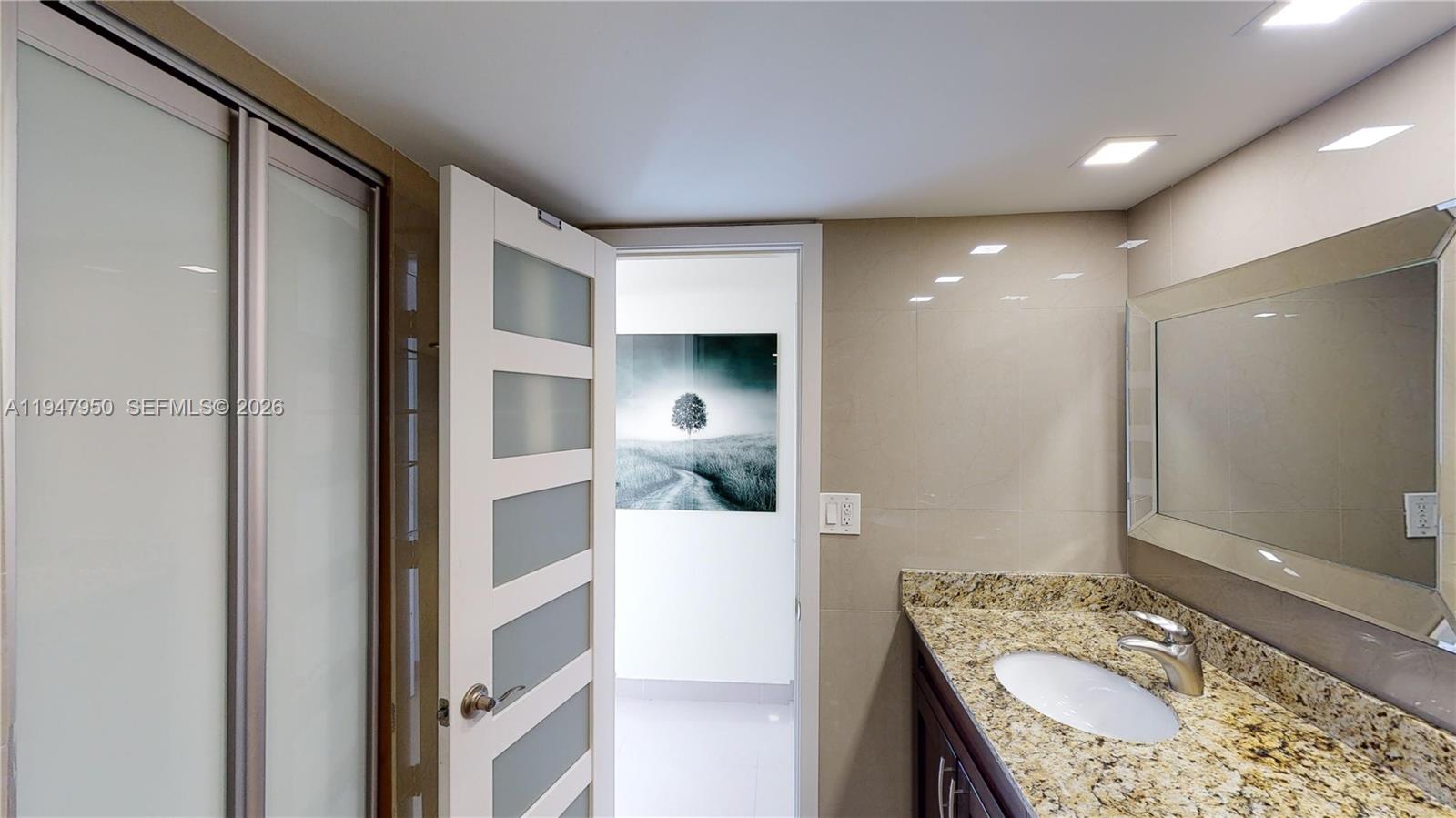 800 Parkview Dr #709 Hallandale Beach, FL 33009