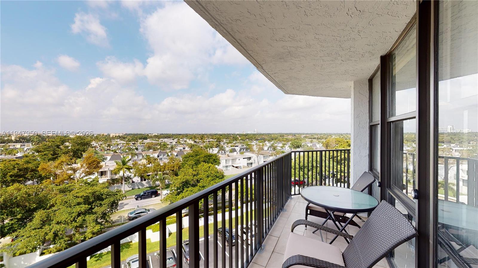 800 Parkview Dr #709 Hallandale Beach, FL 33009