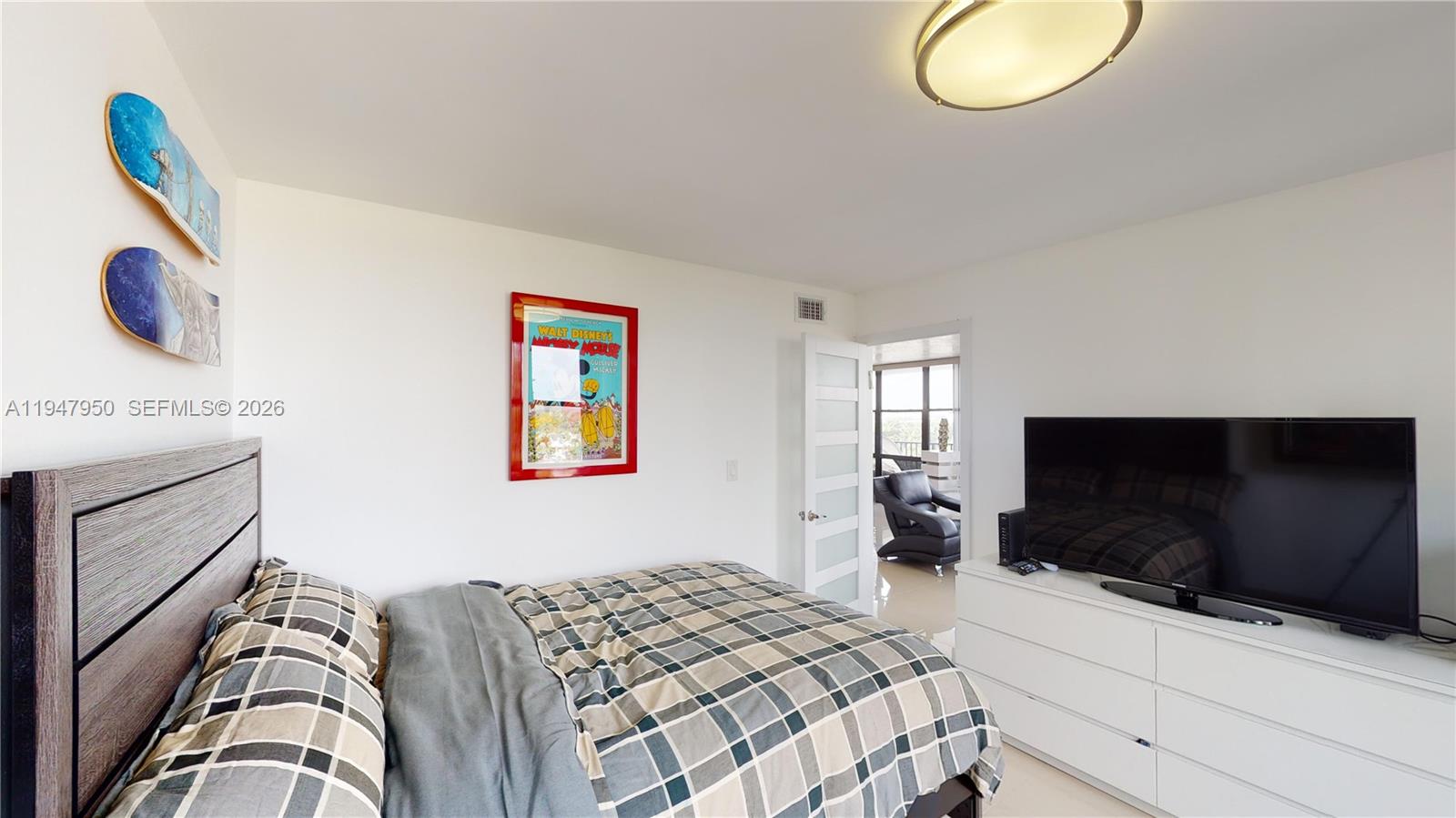 800 Parkview Dr #709 Hallandale Beach, FL 33009