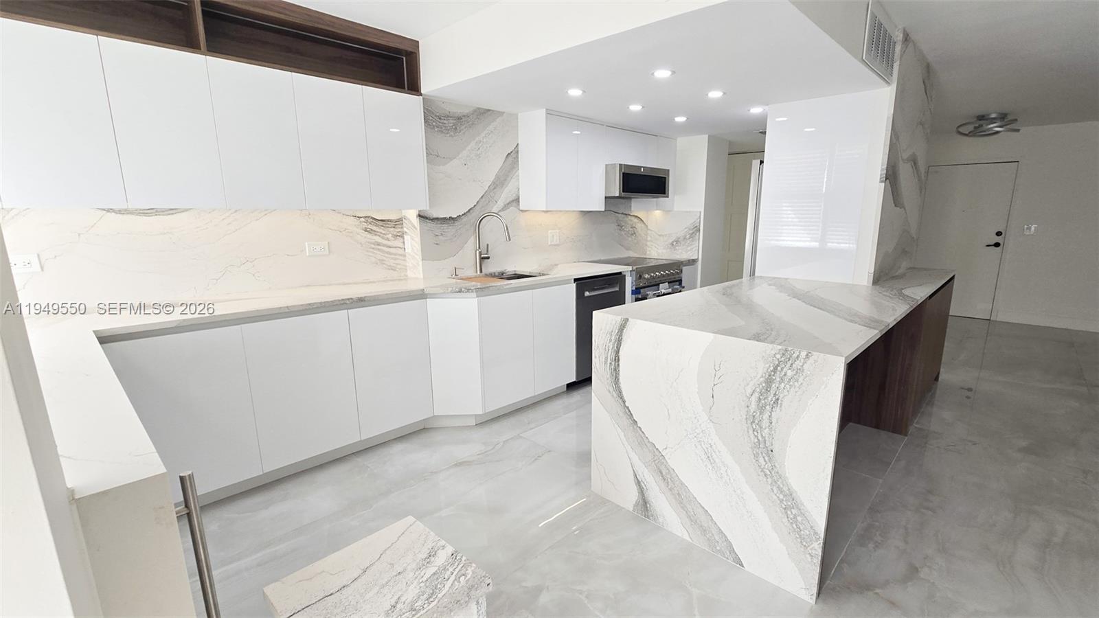 image Winston Towers 1001