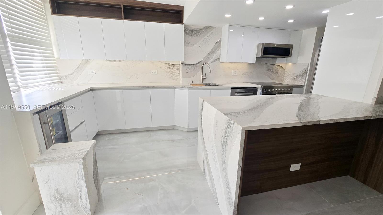 image Winston Towers 1005