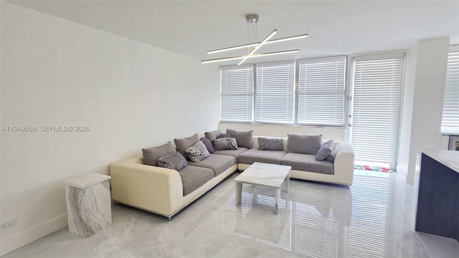 image Winston Towers 1006