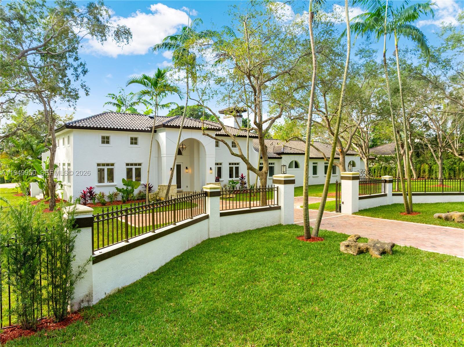 6200 SW 130th Ter Pinecrest, FL 33156