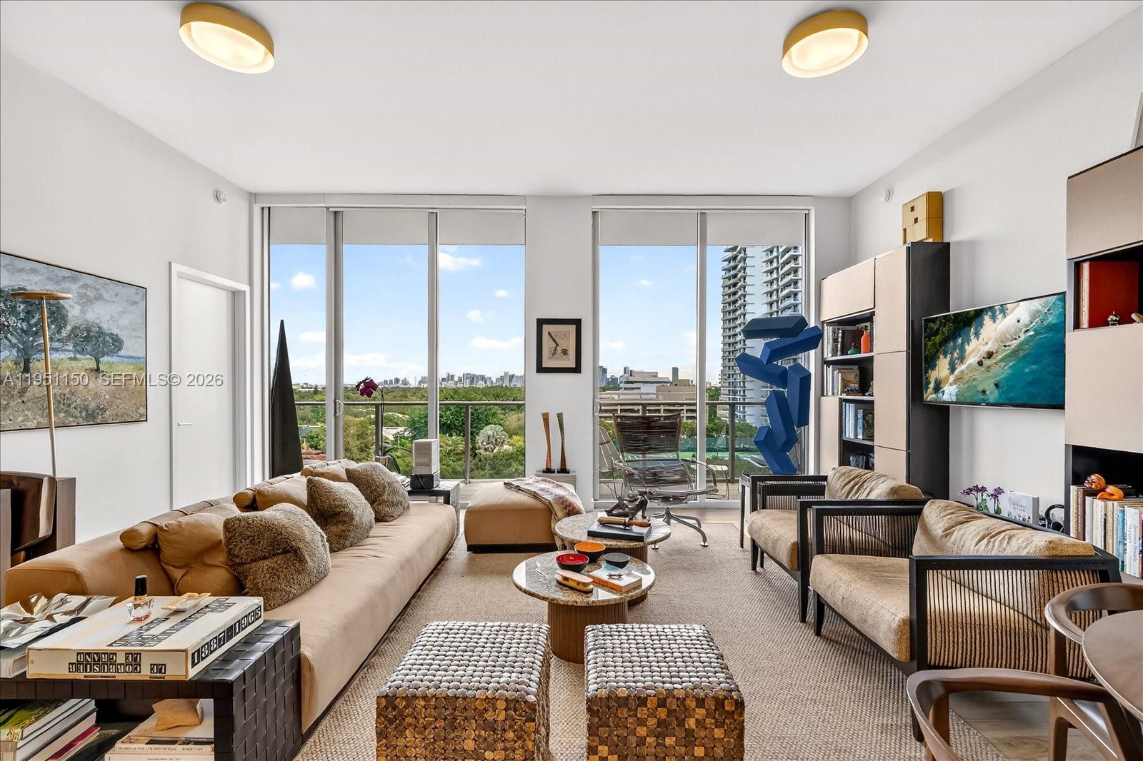 2678 Tigertail Ave #604