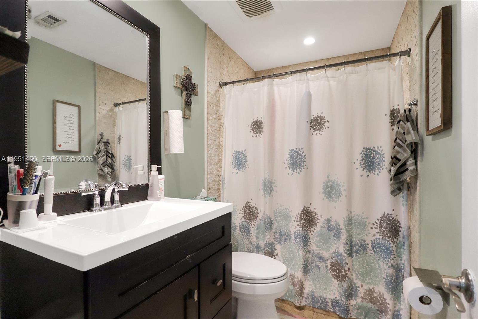 3529 W 14th Ln Hialeah, FL 33012