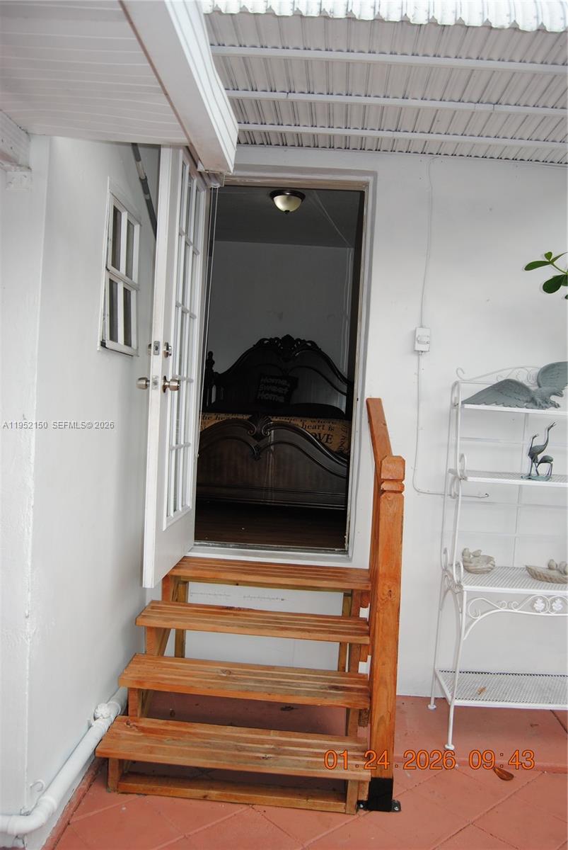 6320 NW 40th St Virginia Gardens, FL 33166