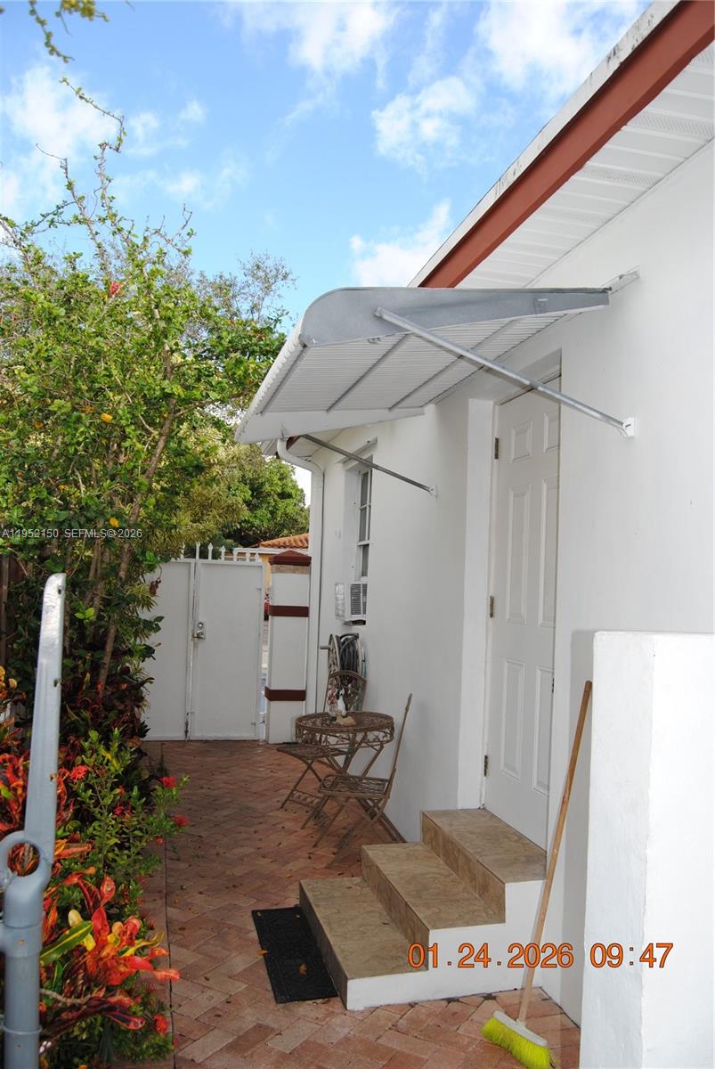 6320 NW 40th St Virginia Gardens, FL 33166