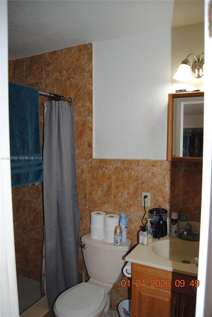 6320 NW 40th St Virginia Gardens, FL 33166