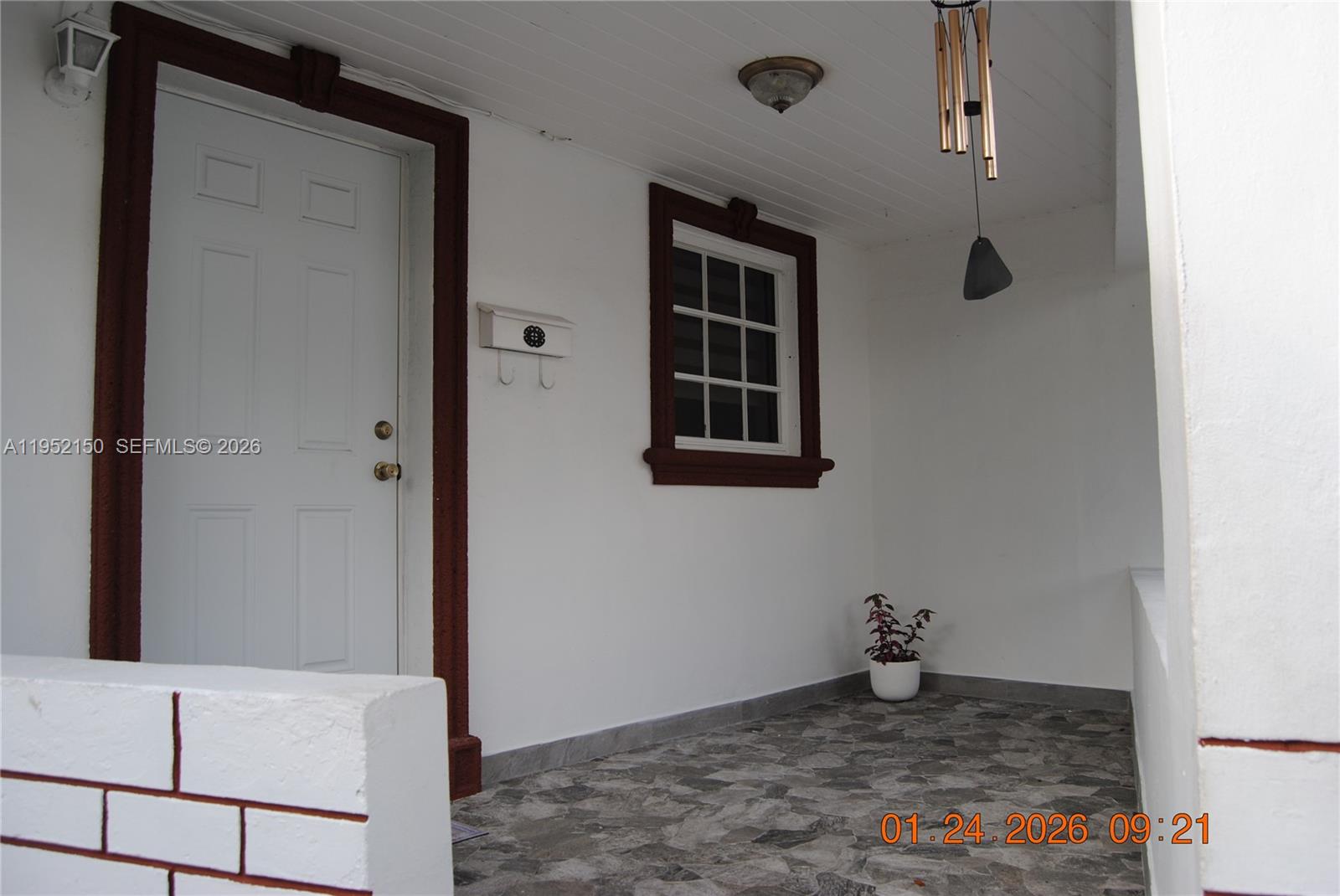 6320 NW 40th St Virginia Gardens, FL 33166