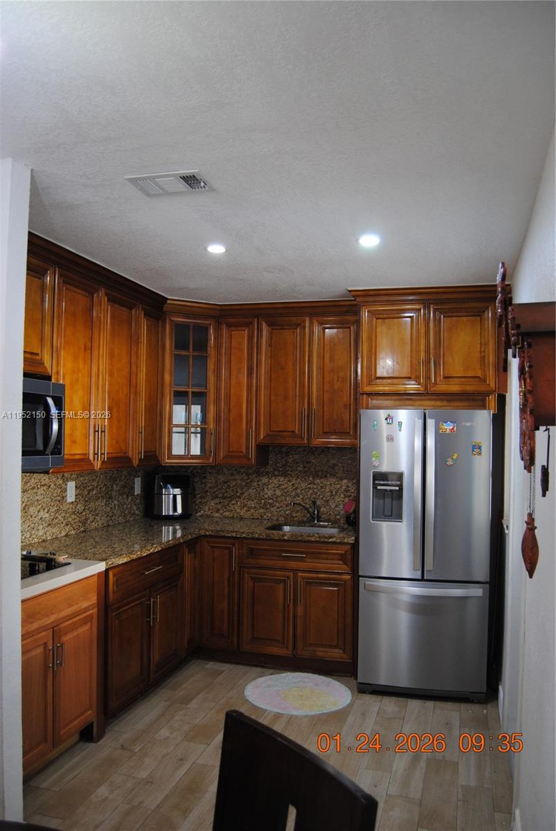 6320 NW 40th St Virginia Gardens, FL 33166