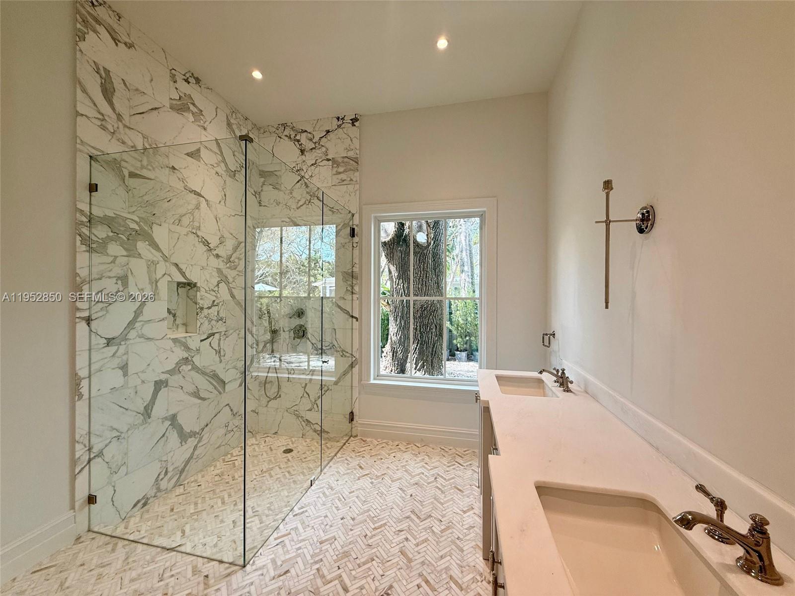 6475 SW 92nd St Pinecrest, FL 33156