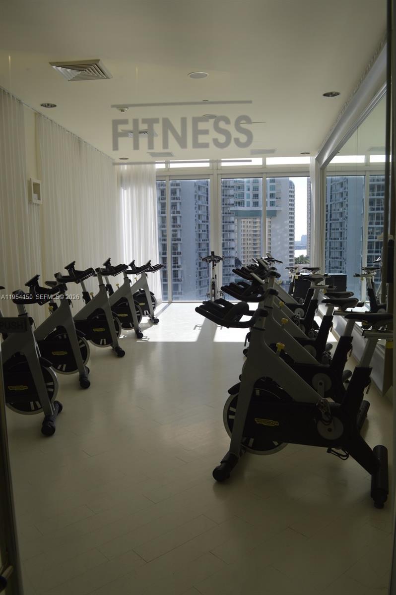 image Icon Brickell I16