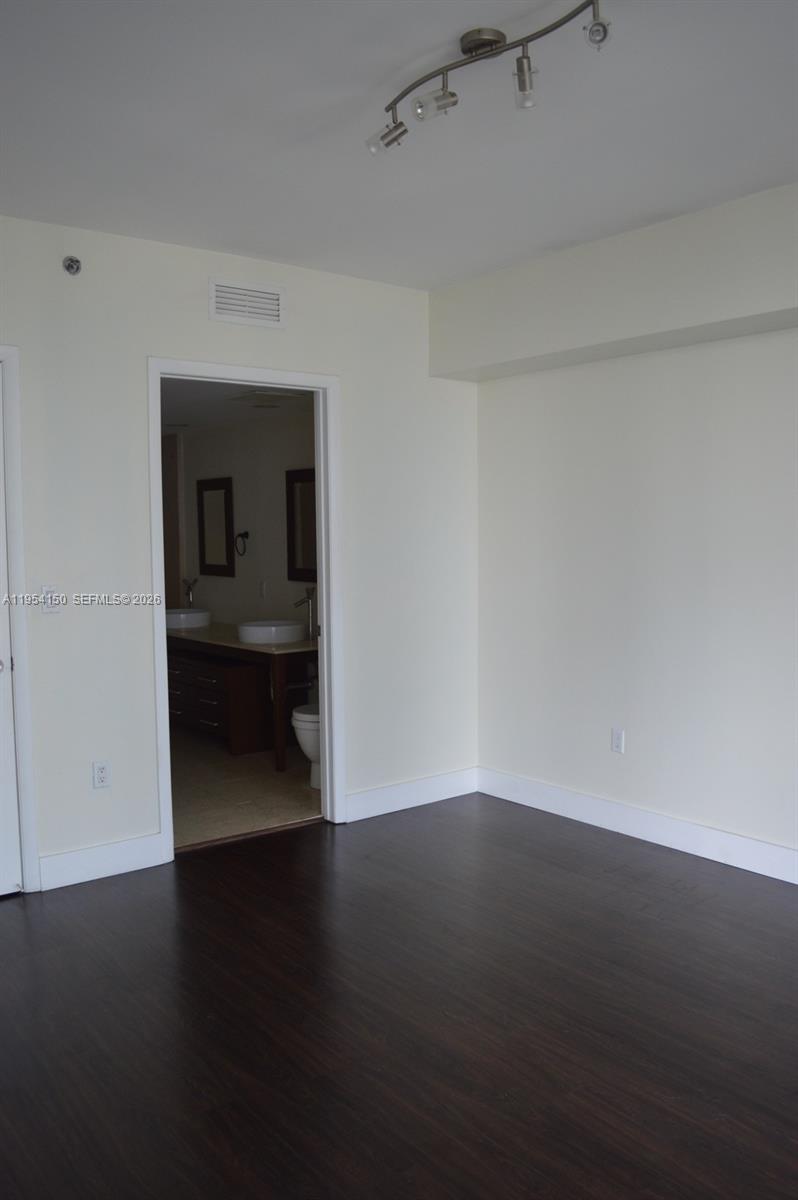 image Icon Brickell I6