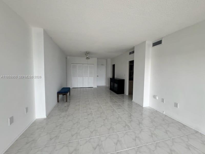 image Arlen House Condo3