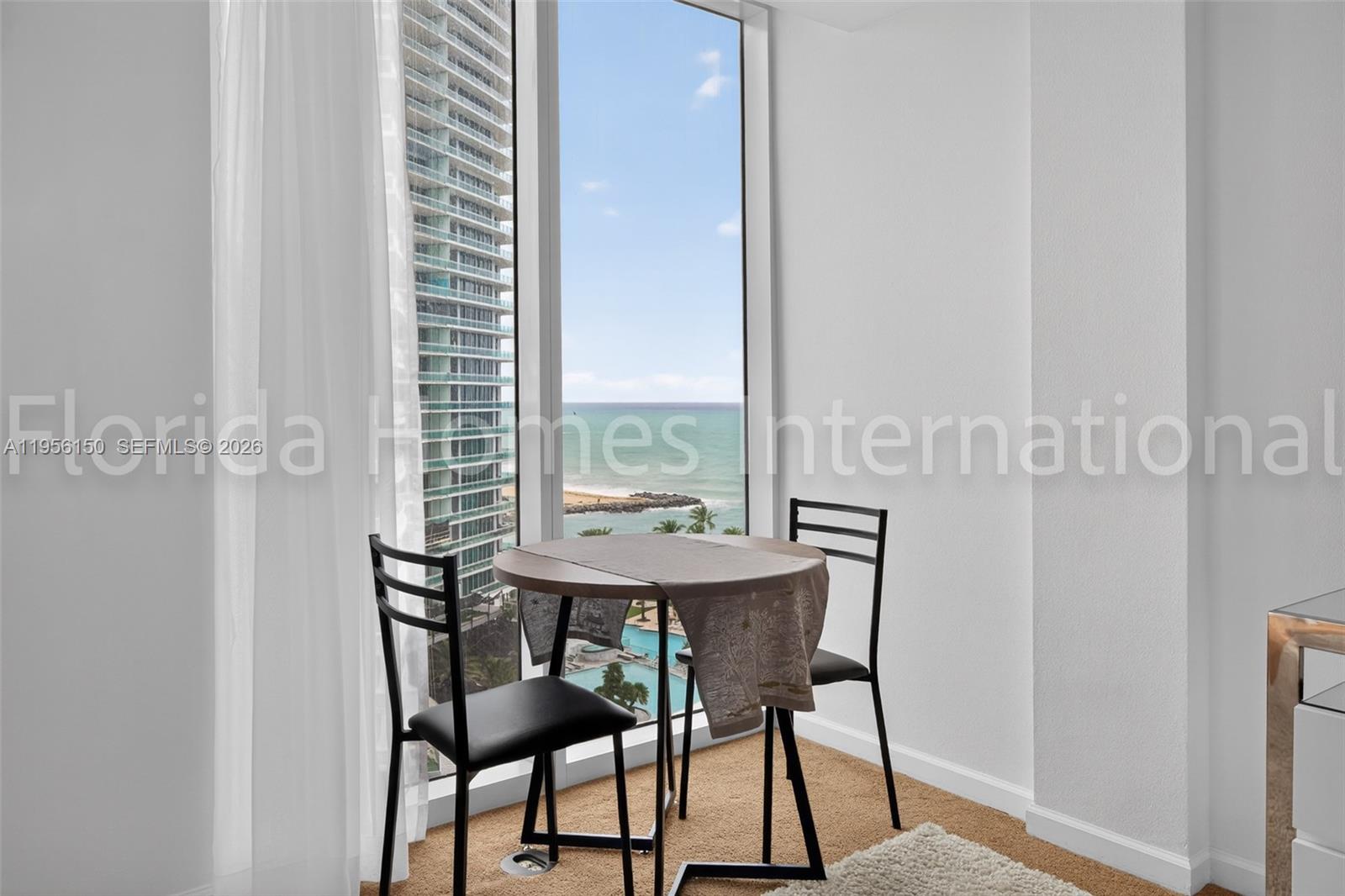 image Harbour House14