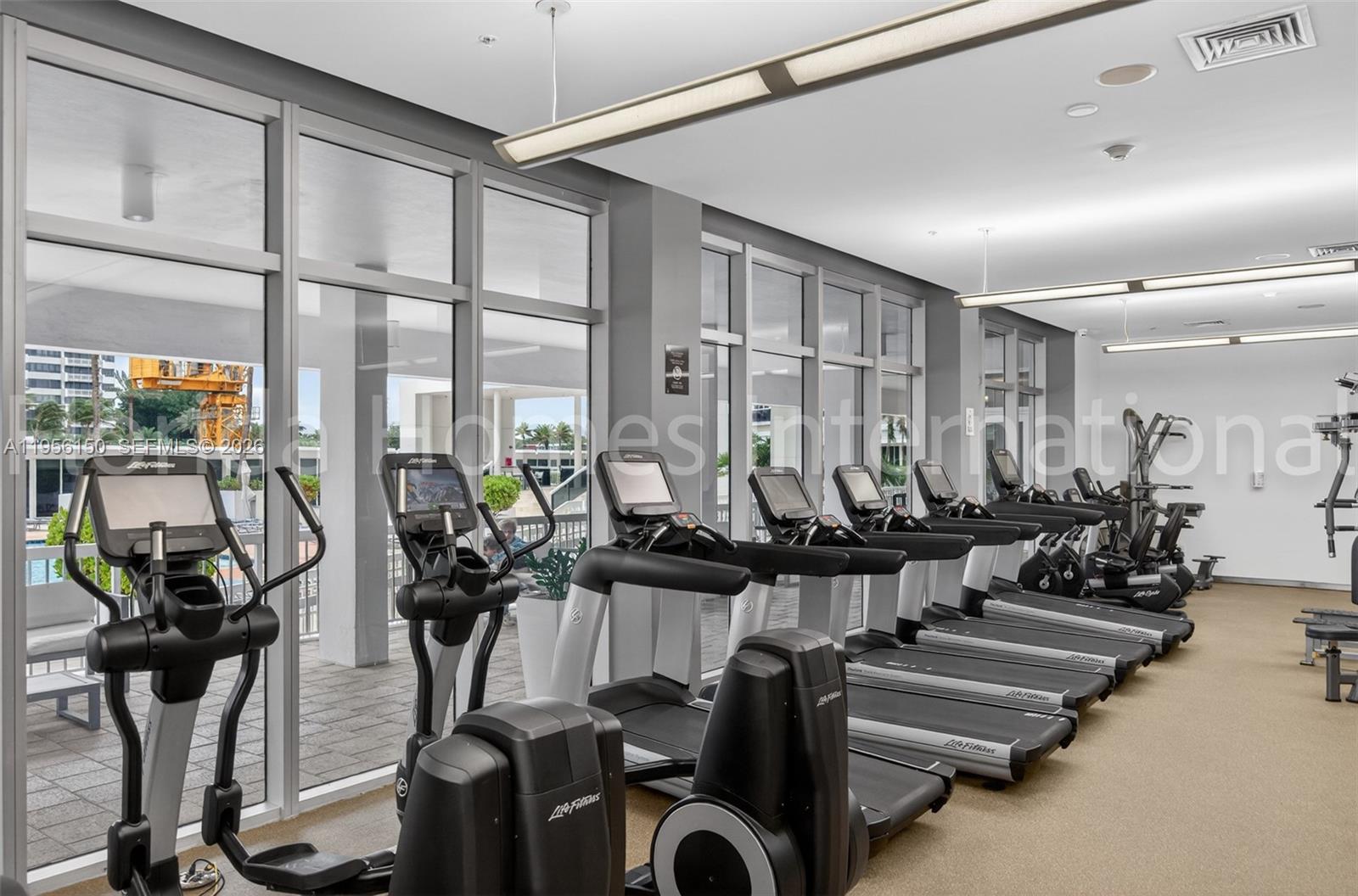 image Harbour House37