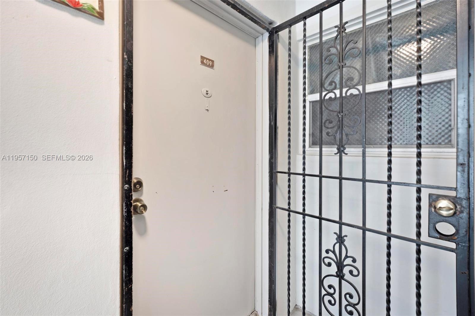 3527 NE 168th St #409 North Miami Beach, FL 33160