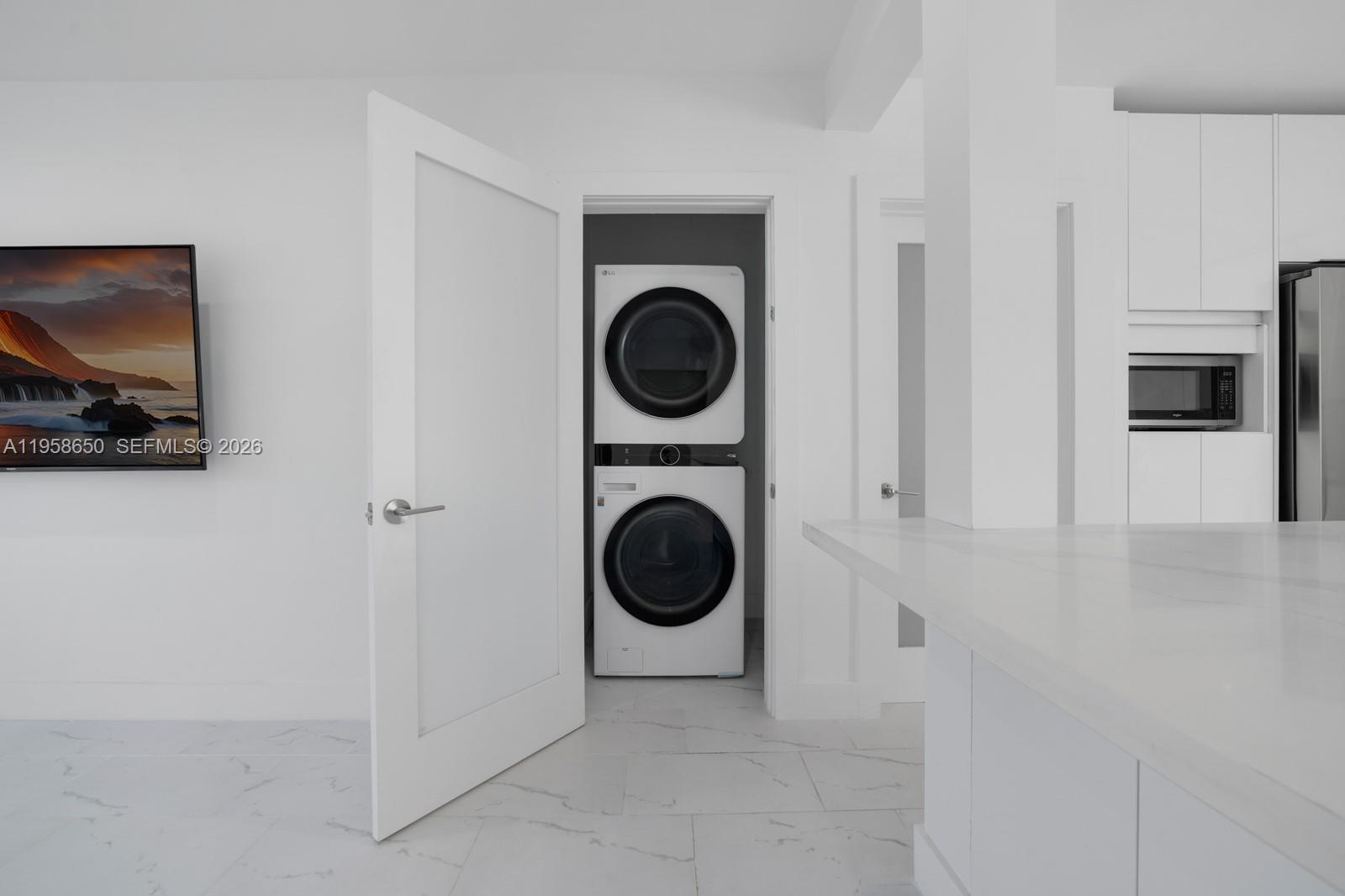 3909 Garden Ave #4 Miami Beach, FL 33140