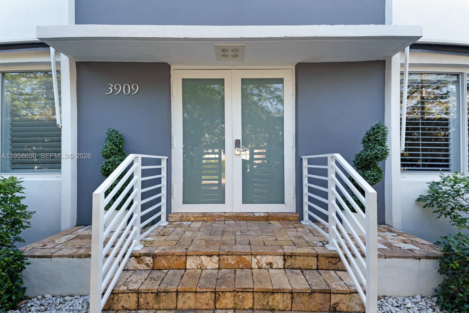 3909 Garden Ave #4 Miami Beach, FL 33140