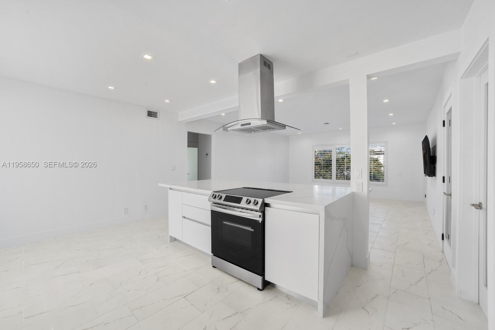3909 Garden Ave #4 Miami Beach, FL 33140