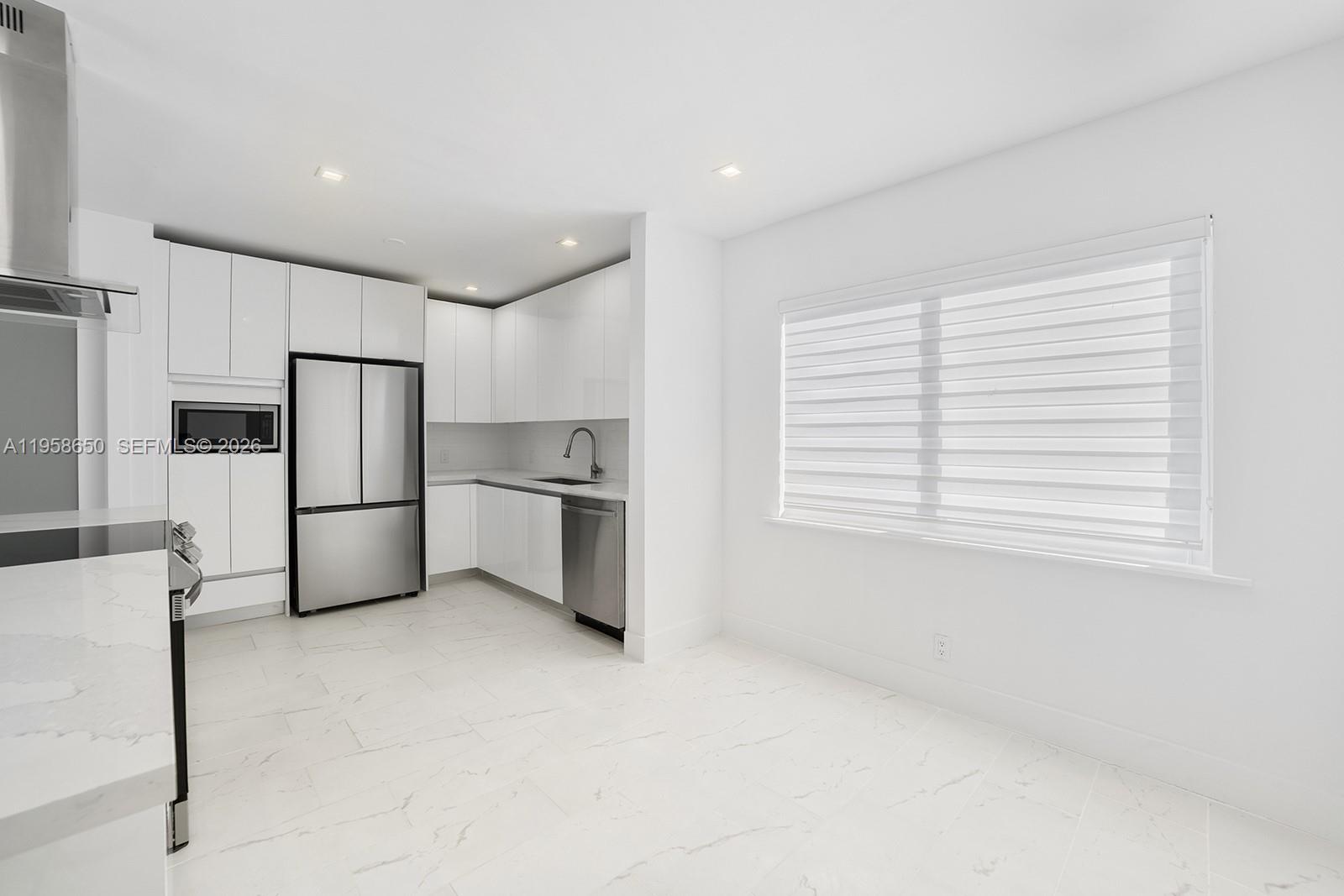 3909 Garden Ave #4 Miami Beach, FL 33140