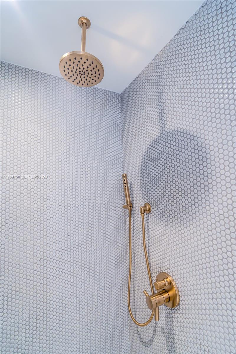 2678 Tigertail Ave #1109 Miami, FL 33133