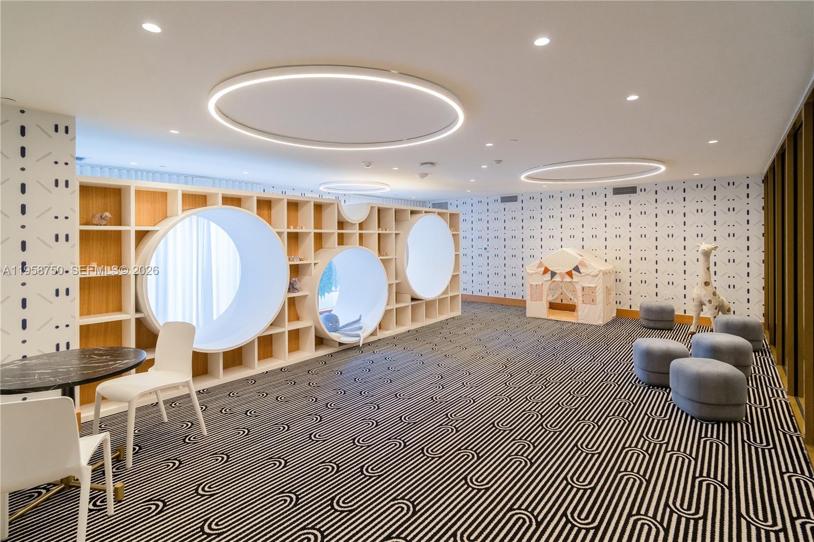 2678 Tigertail Ave #1109 Miami, FL 33133