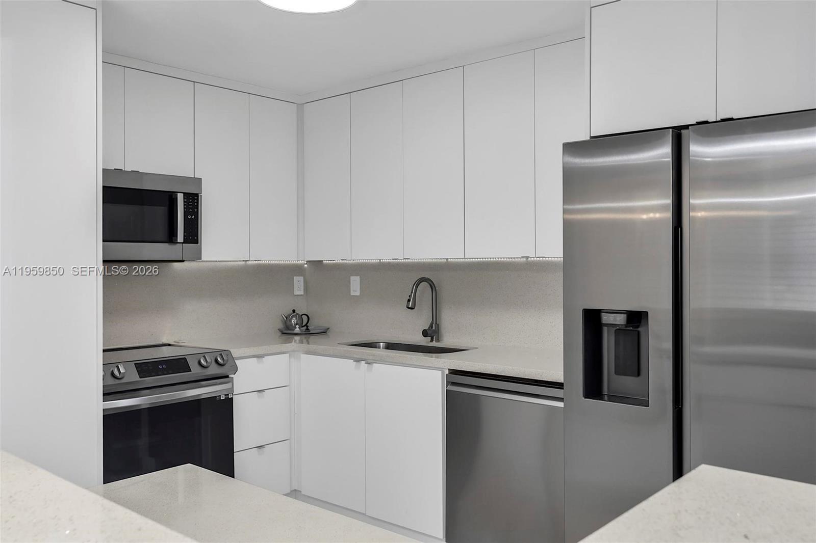 image Brickell Place I9