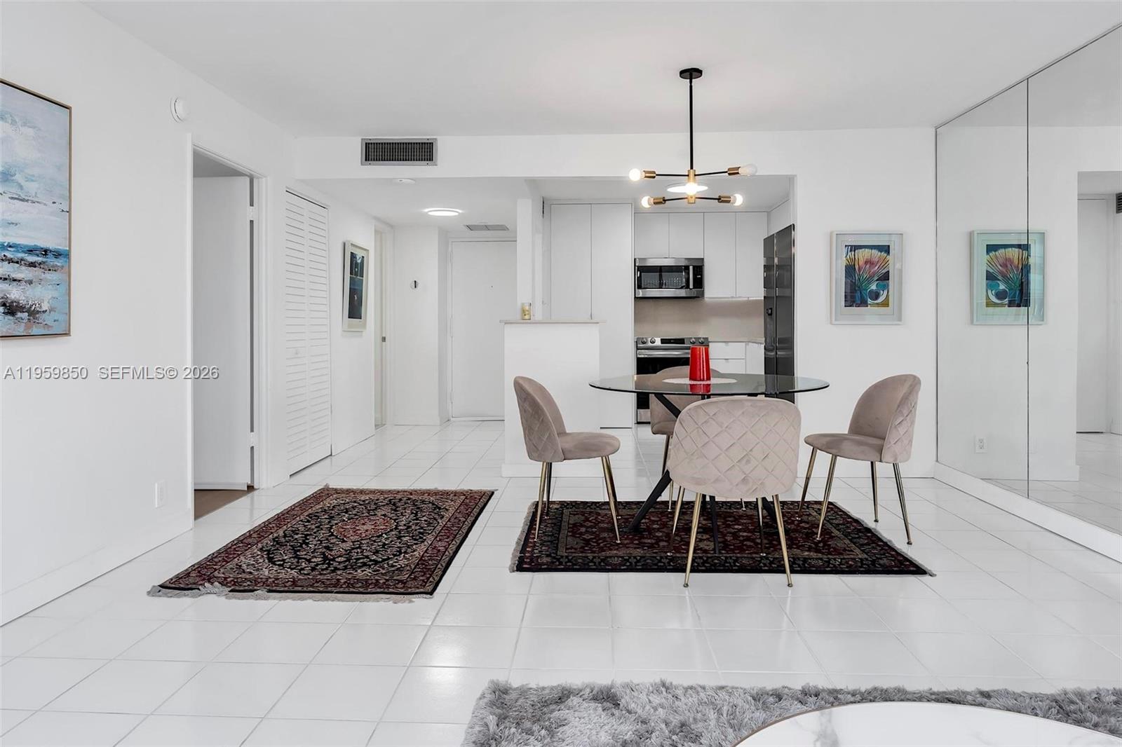 image Brickell Place I16