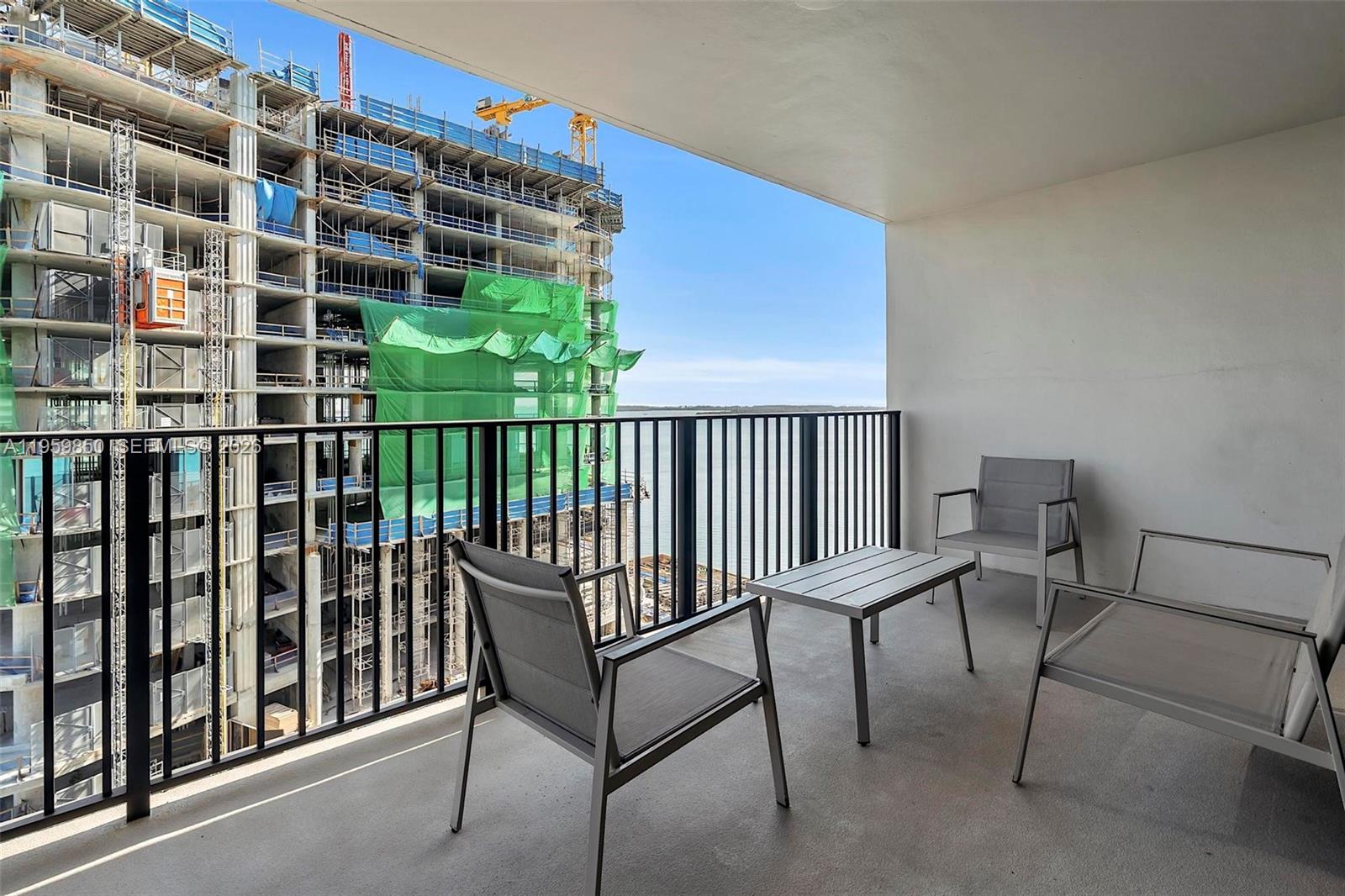 image Brickell Place I22