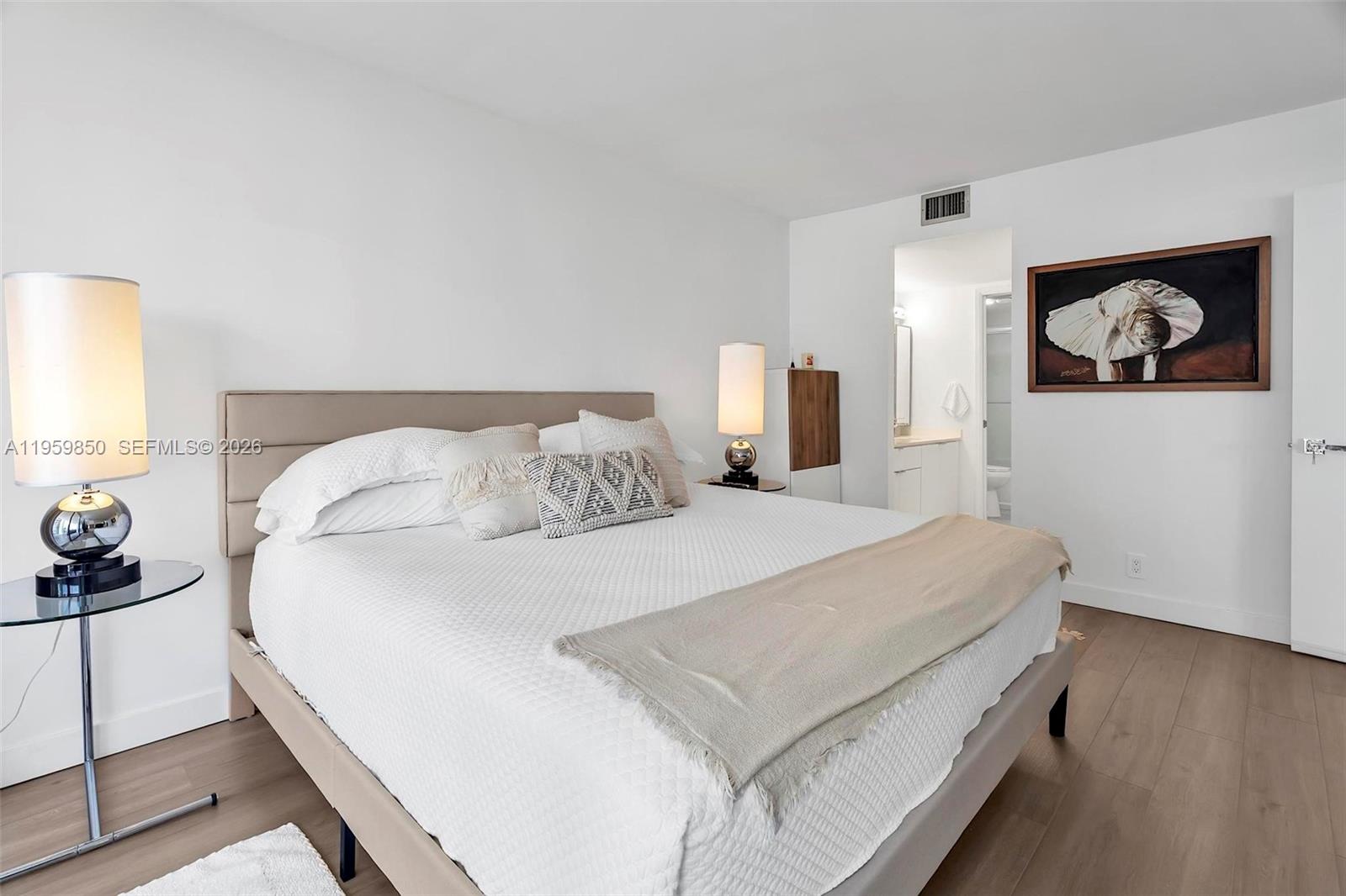 image Brickell Place I28