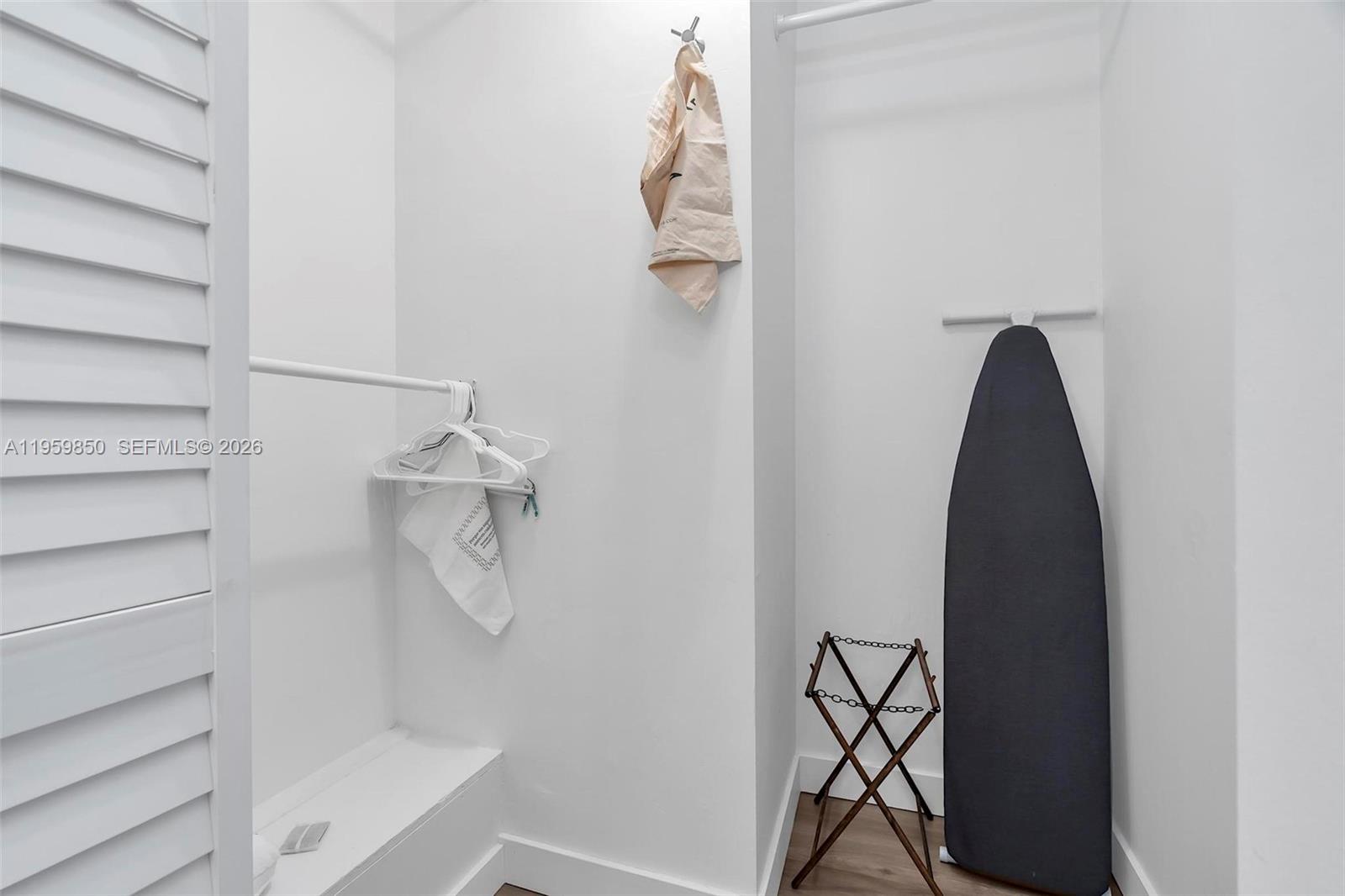 image Brickell Place I32