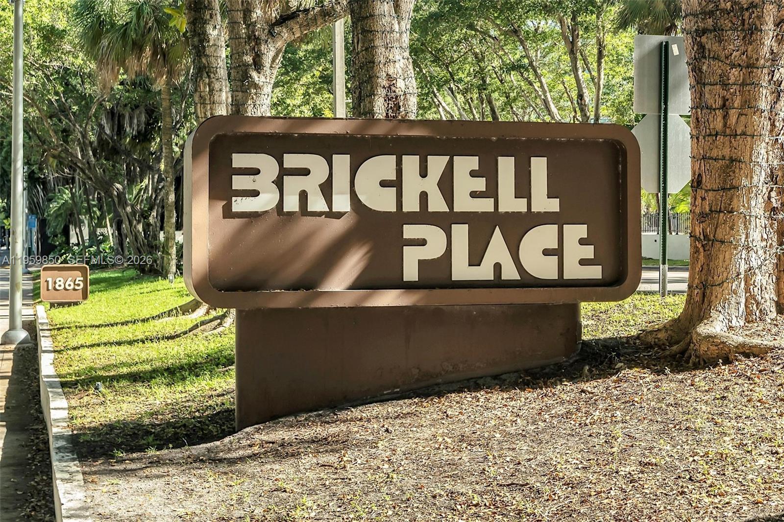 image Brickell Place I40